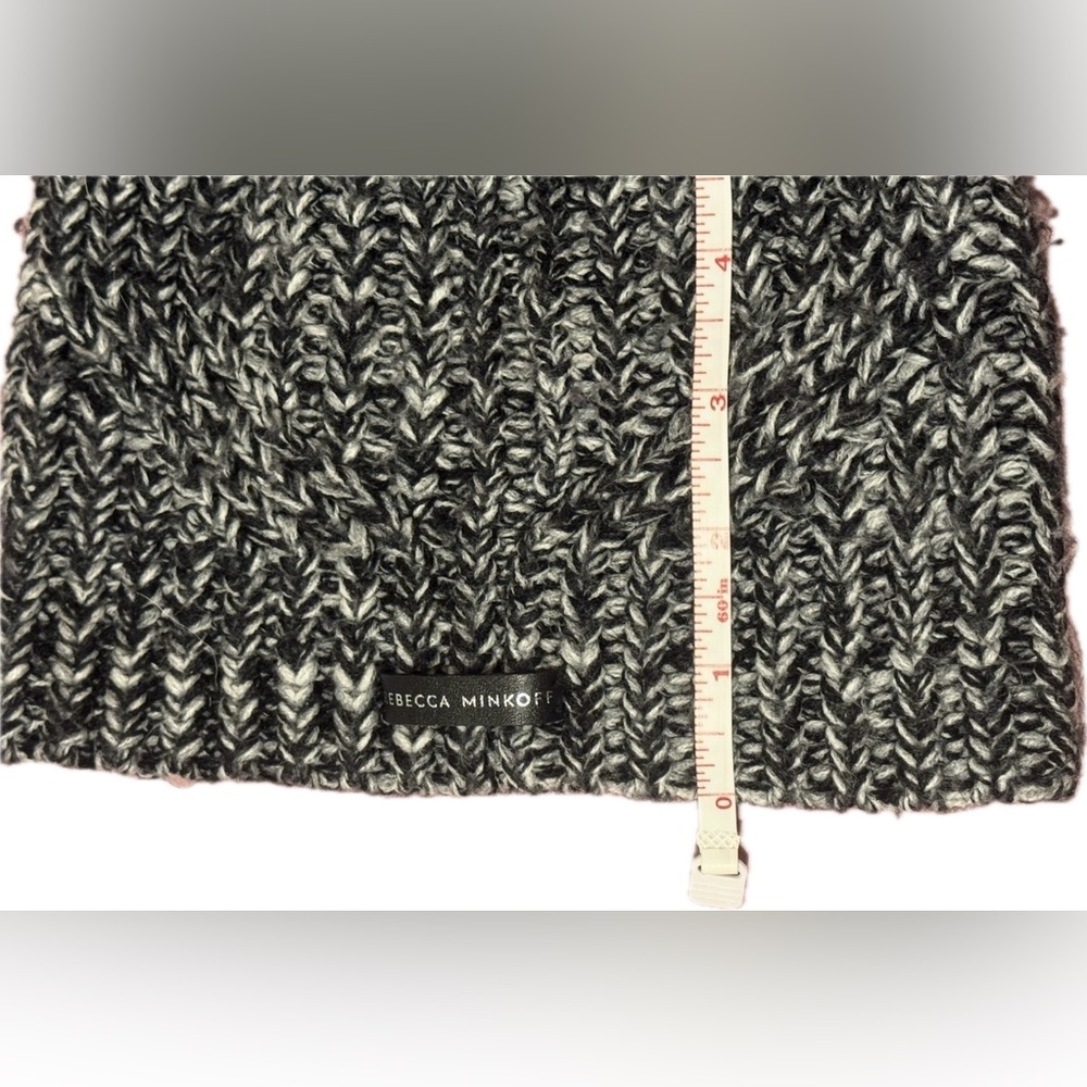 🫶 Rebecca Minkoff Monochrome Knit Pom-Pom Beanie - Picture 10 of 10